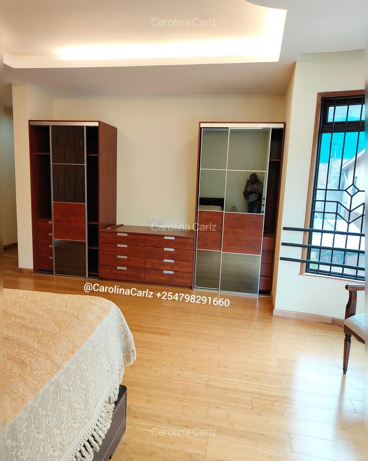 5 Bed Villa with En Suite at Kyuna Road - 20