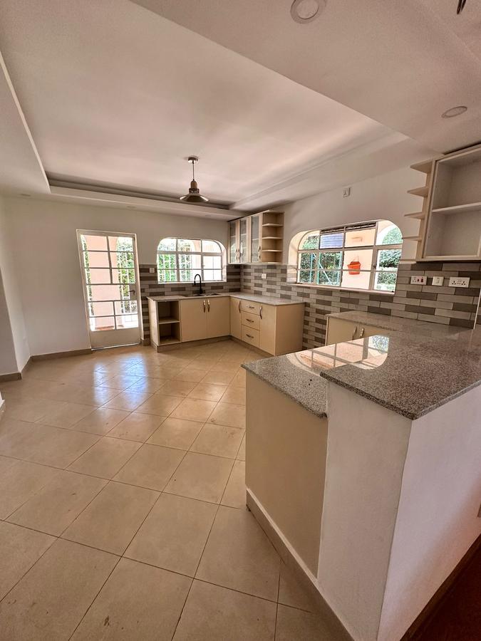 5 Bed House with En Suite at Bomas - 14