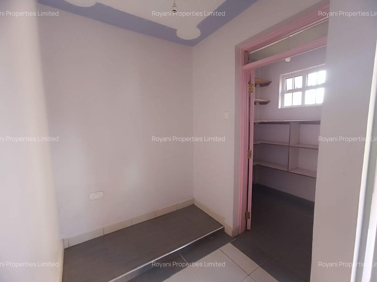 5 Bed House with En Suite in Membley - 9