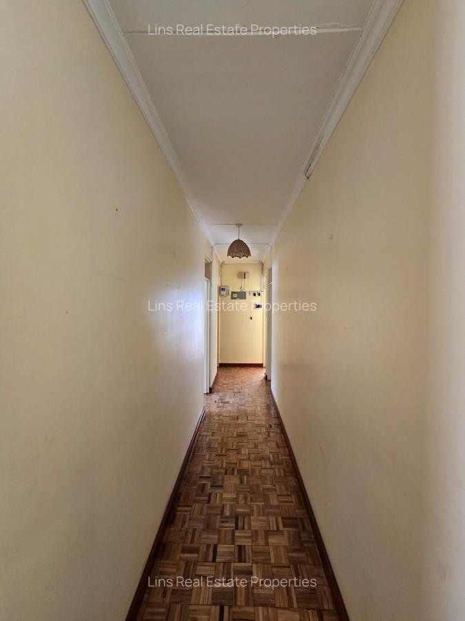 4 Bed House with En Suite in Runda - 13