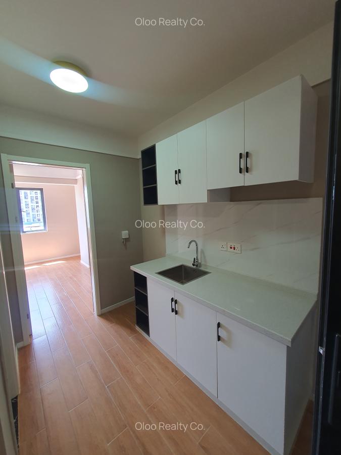 Studio Apartment with Swimming Pool at Wanyee Road - 3