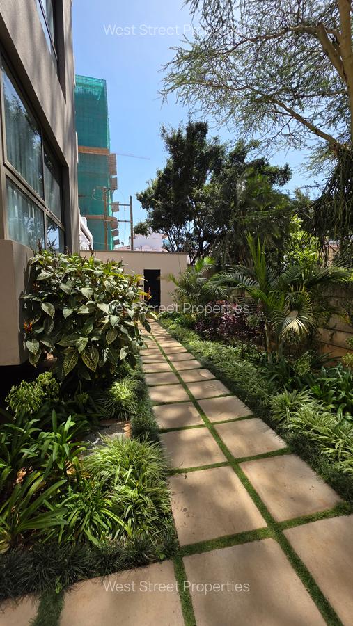 3 Bed Apartment with En Suite in Lavington - 10