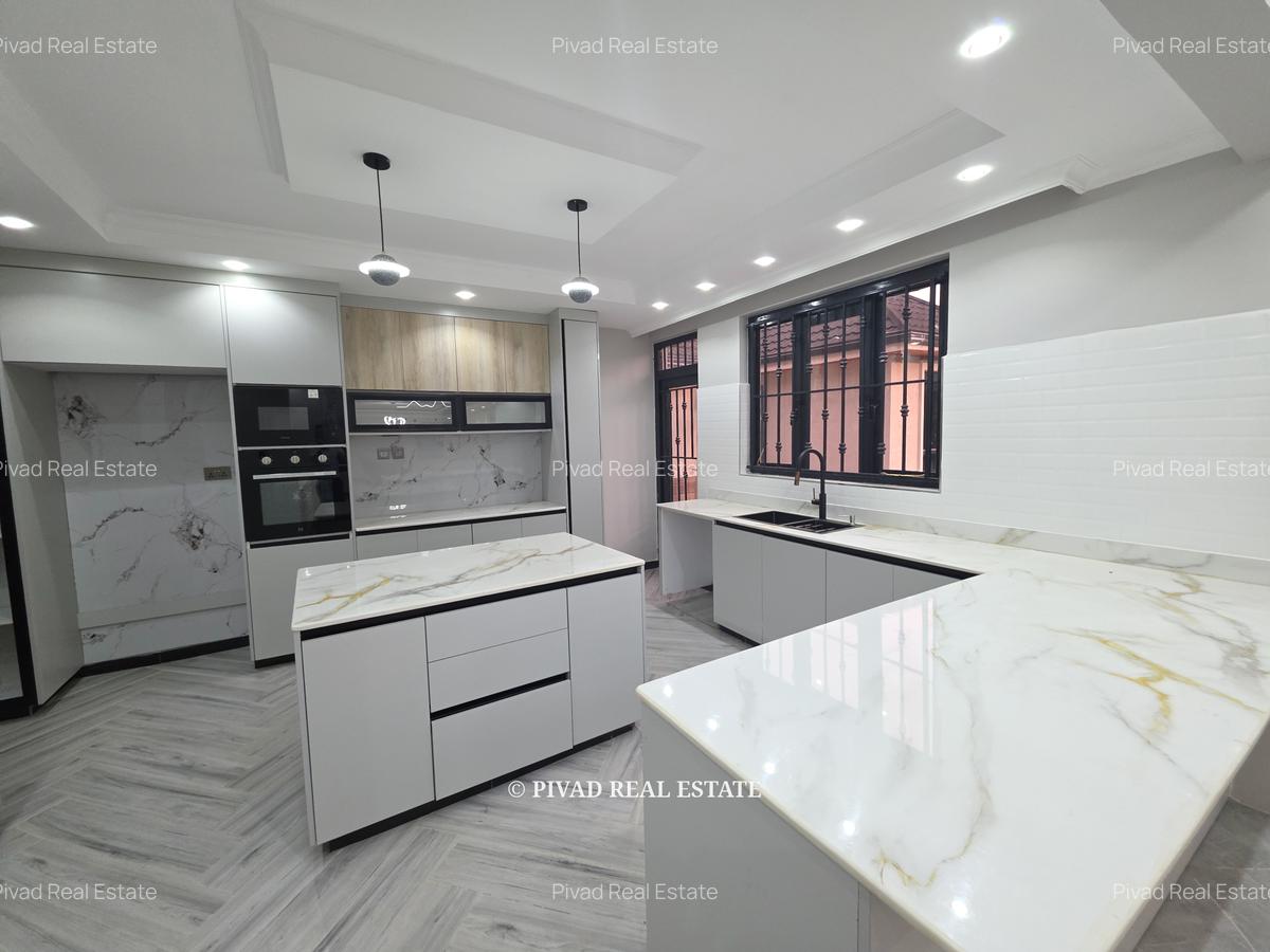 5 Bed House with Garden in Runda - 3