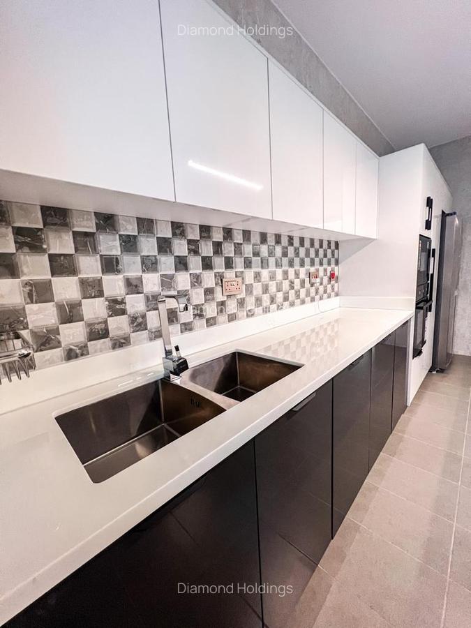 3 Bed Apartment with En Suite in Riverside - 13