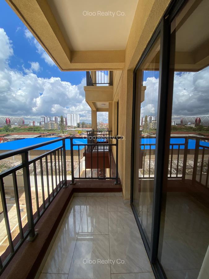 Studio Apartment with Swimming Pool at Wanyee Road - 1