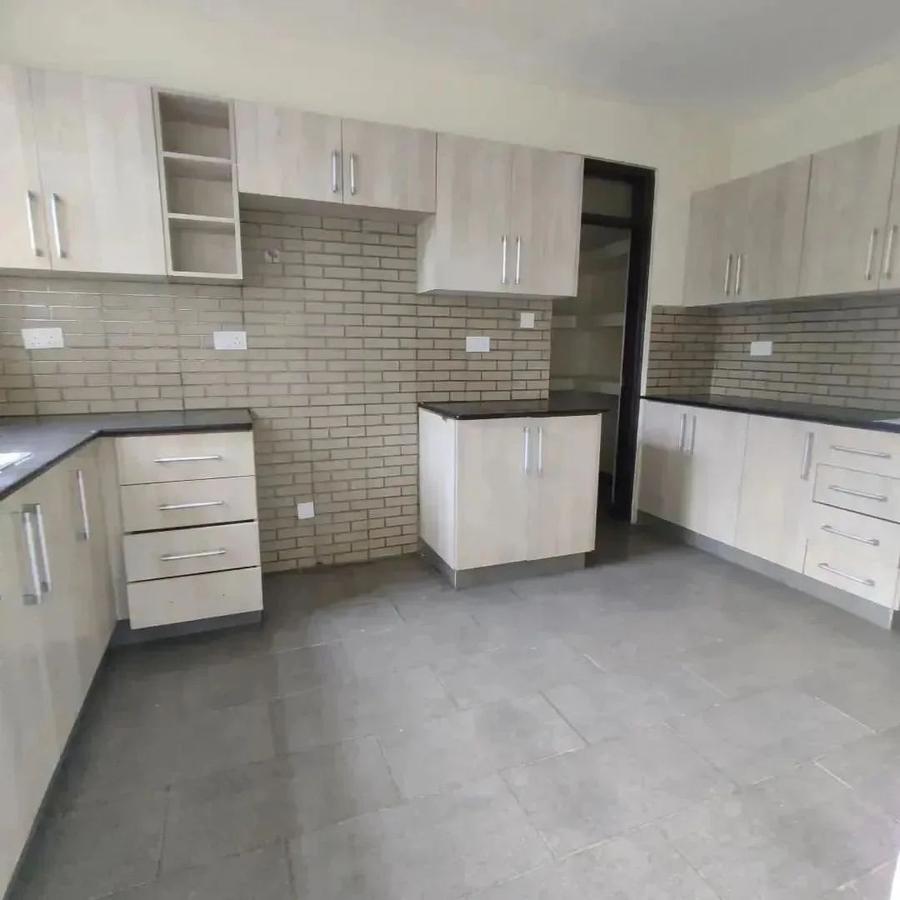 3 Bed Apartment with En Suite at Vanga Road - 4