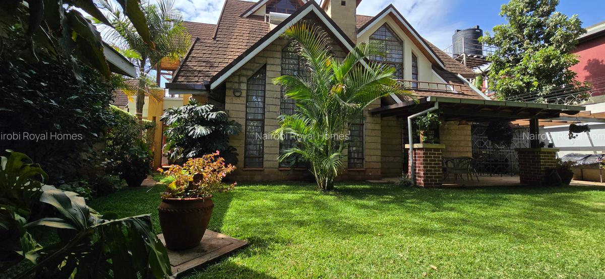 5 Bed Townhouse with En Suite at Lavington Green - 7