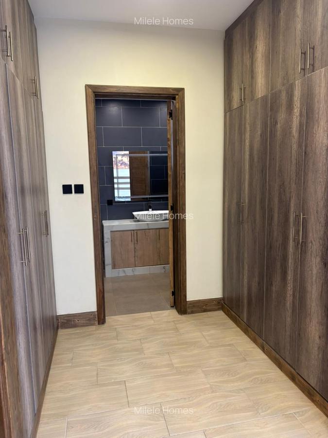 4 Bed Townhouse with En Suite in Banana - 9