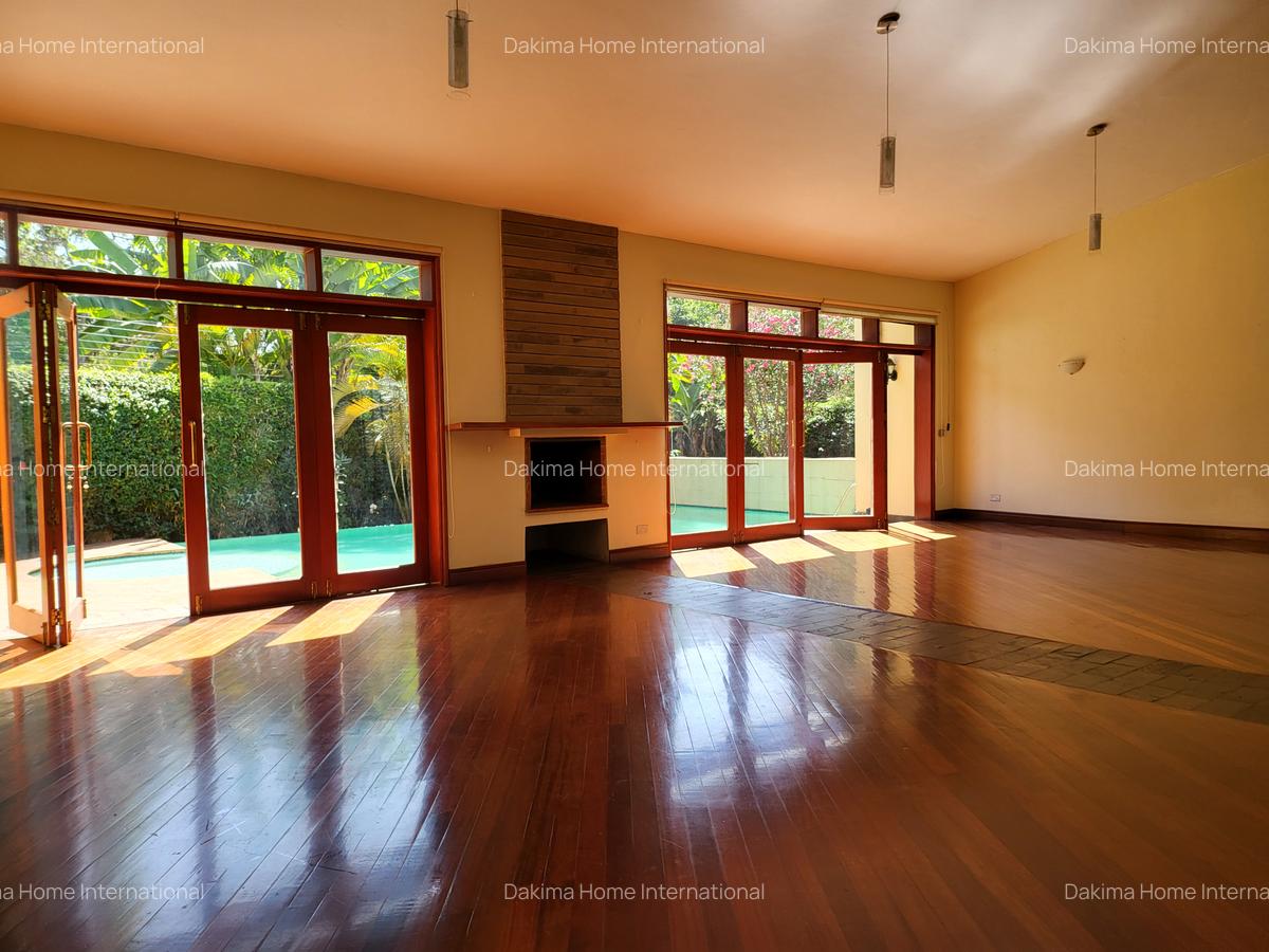 4 Bed House with En Suite in Runda - 2