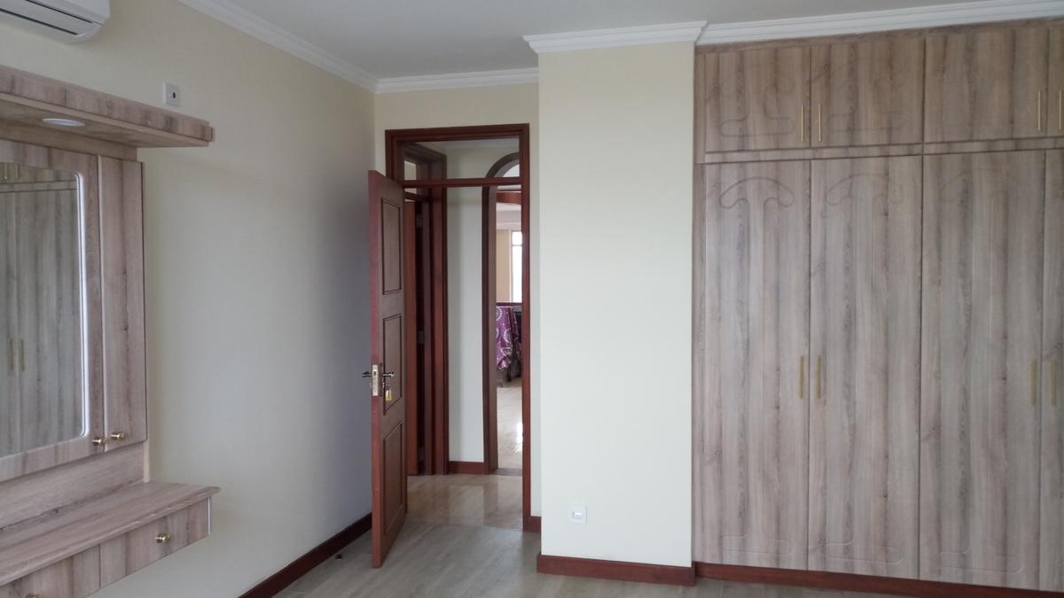 4 Bed Apartment with En Suite at Parklands Estate - 6