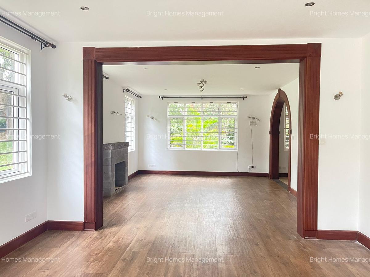 5 Bed Villa with En Suite in Rosslyn - 5