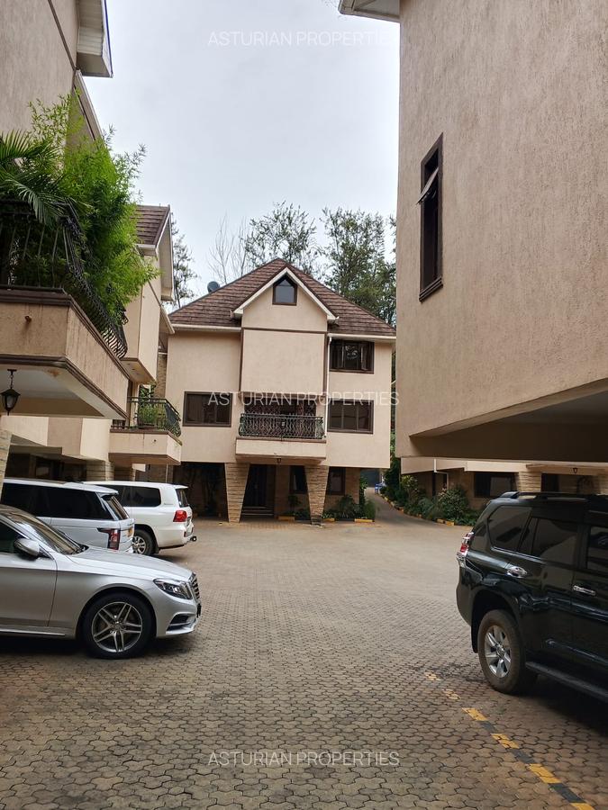 4 Bed Townhouse with En Suite in Lavington - 1