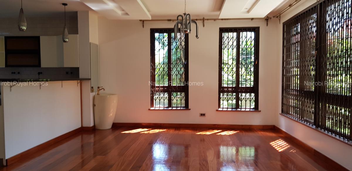 6 Bed Townhouse with En Suite at Lavington Green - 9