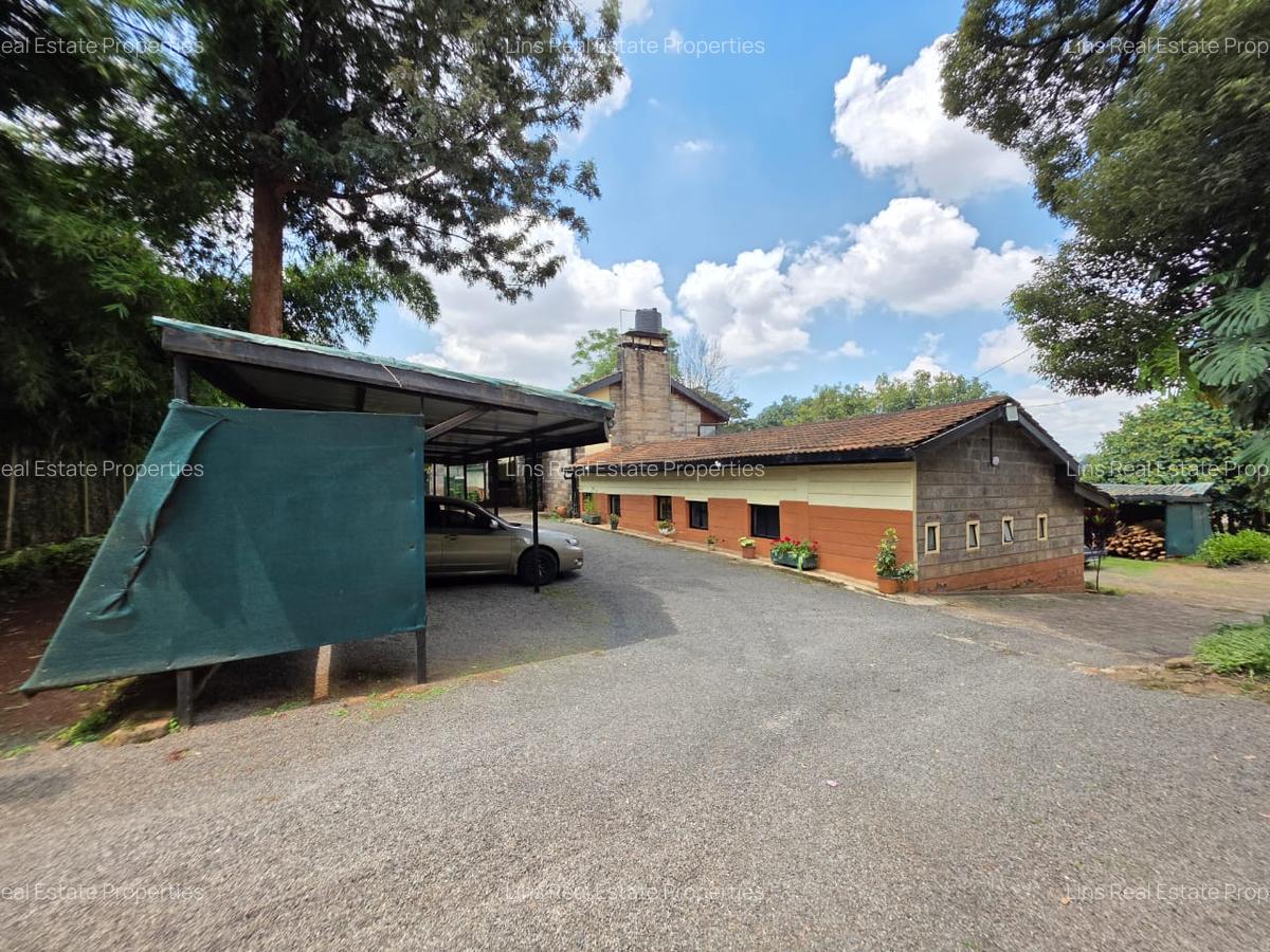 Commercial Property with Service Charge Included in Lavington - 4