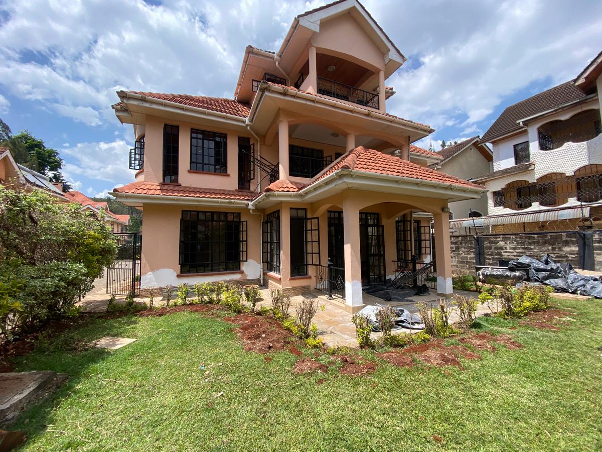 4 Bed Townhouse with En Suite in Lavington - 3