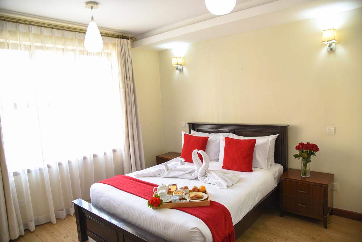 Serviced 2 Bed Apartment with En Suite in Kilimani - 16