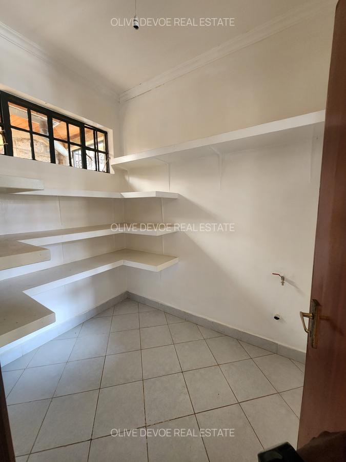 5 Bed Townhouse with En Suite in Kileleshwa - 6