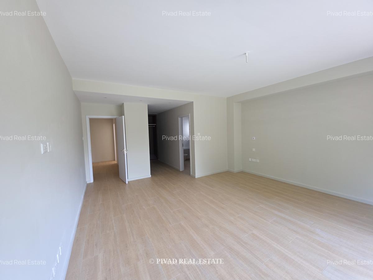 5 Bed Townhouse with Garden in Kyuna - 9