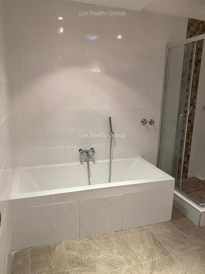 4 Bed Villa with En Suite in Muthaiga - 10