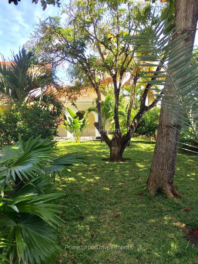 4 Bed House with En Suite in Nyali Area - 3