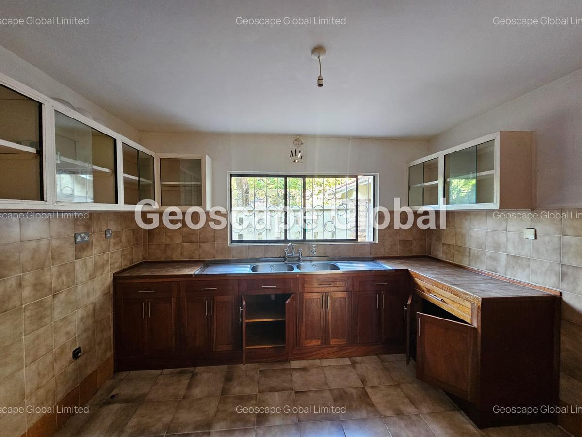 4 Bed House with En Suite in Kyuna - 8