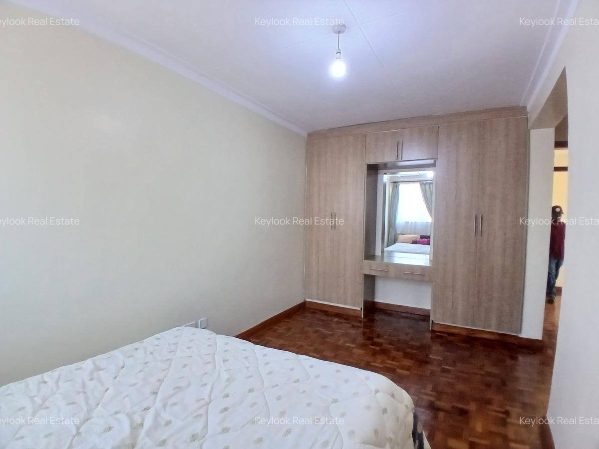 5 Bed Townhouse with En Suite at Lavington - 6