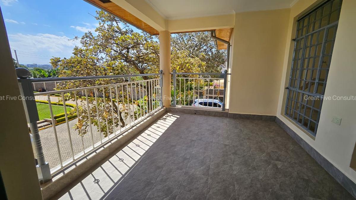 5 Bed Villa with En Suite in Runda - 4