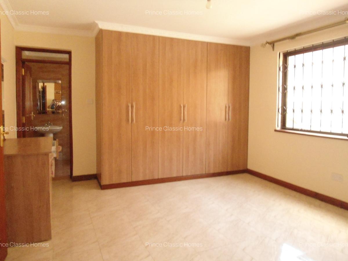 3 Bed Apartment with En Suite in Lavington - 10