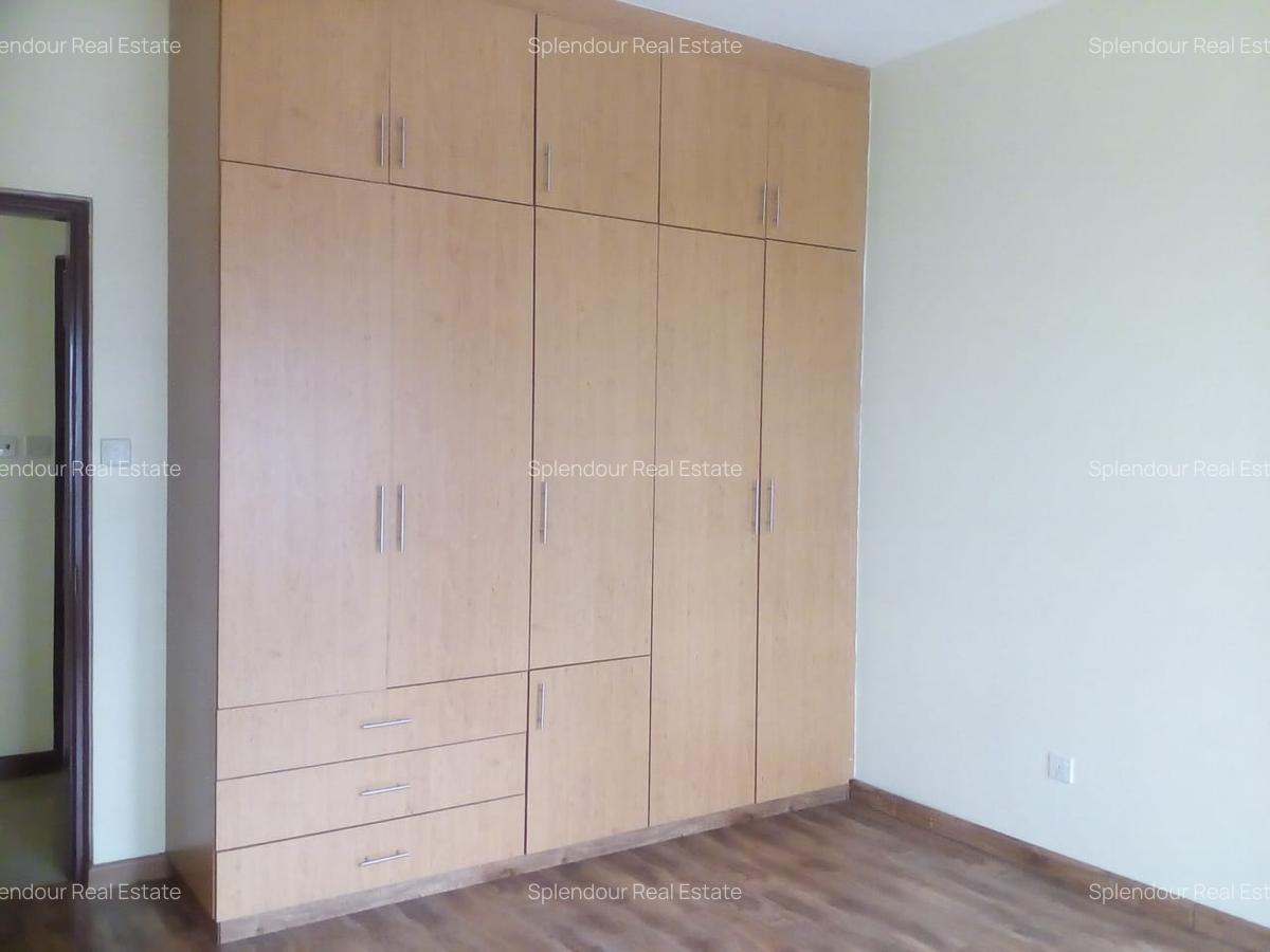 3 Bed Apartment with En Suite in Rhapta Road - 16