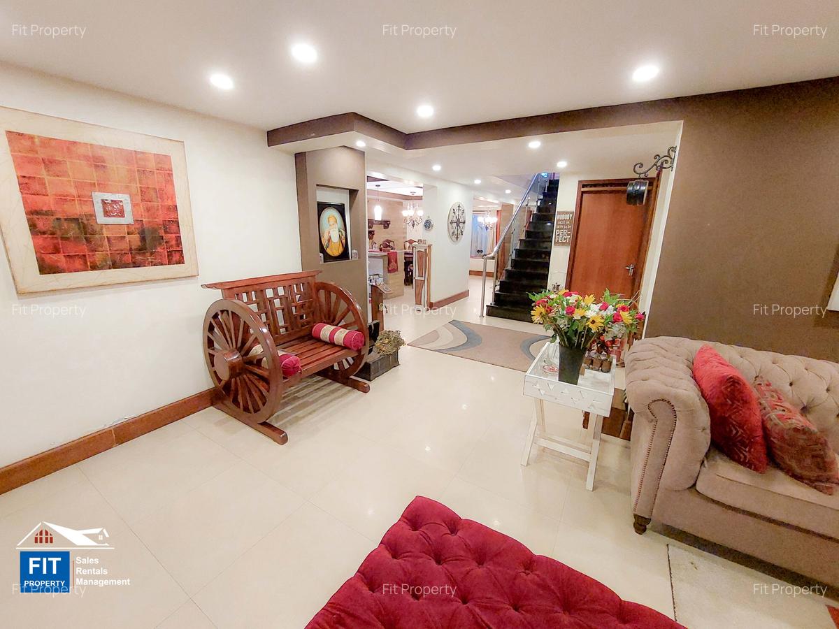 5 Bed House with En Suite at Nairobi - 3