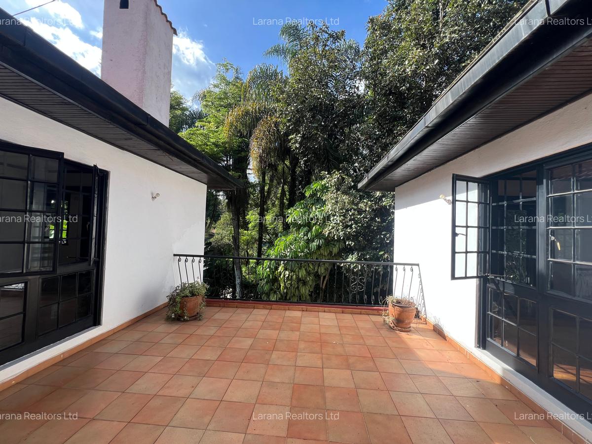 4 Bed Townhouse with En Suite at Riverside Dr - 10