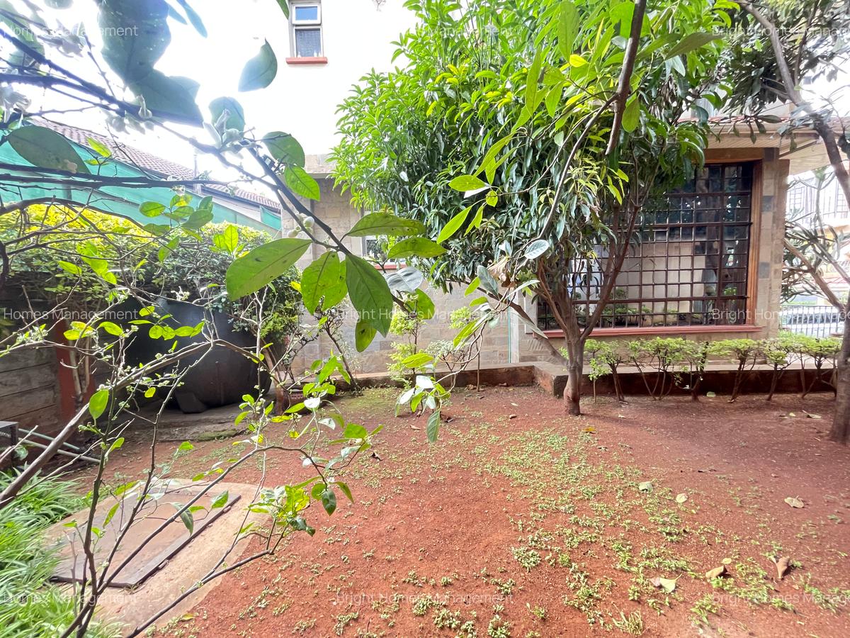 5 Bed Townhouse with En Suite in Lavington - 2