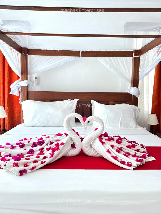 Serviced 3 Bed Apartment with En Suite at 5Th Avenue Nyali - 16