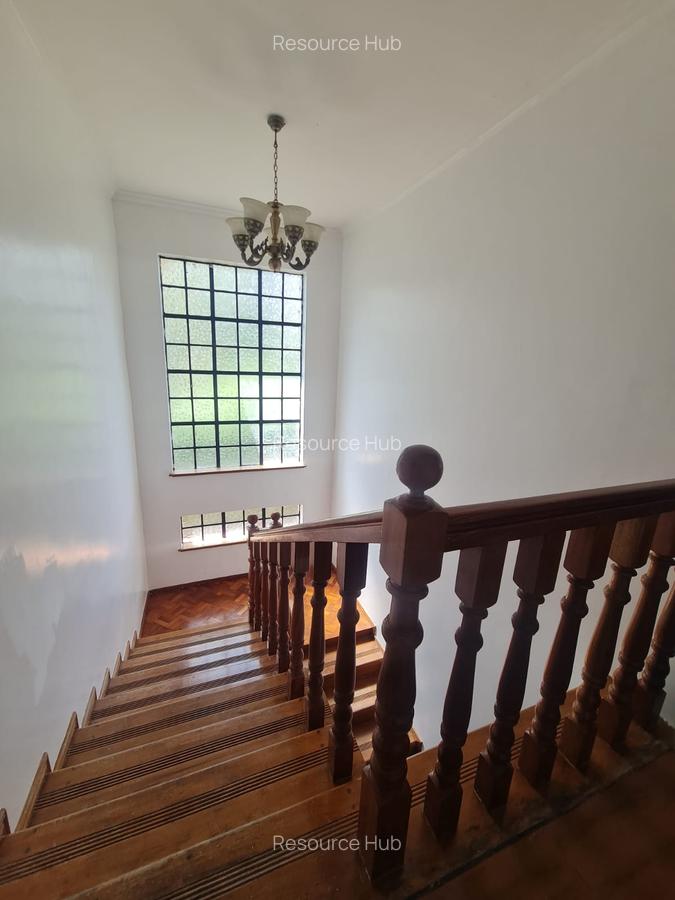 4 Bed House with En Suite at Bomas - 10