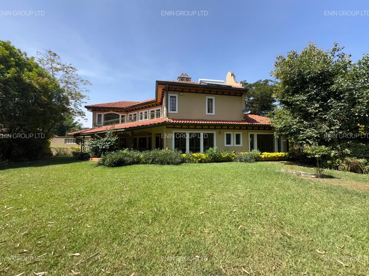 5 Bed House with En Suite in Runda - 2