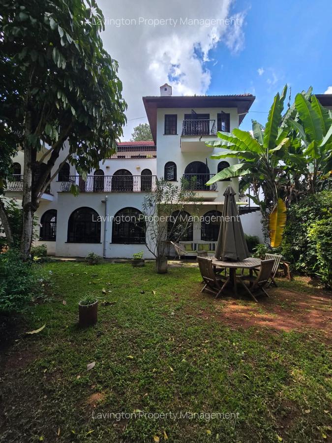 4 Bed Villa with En Suite at Lavington Green - 1