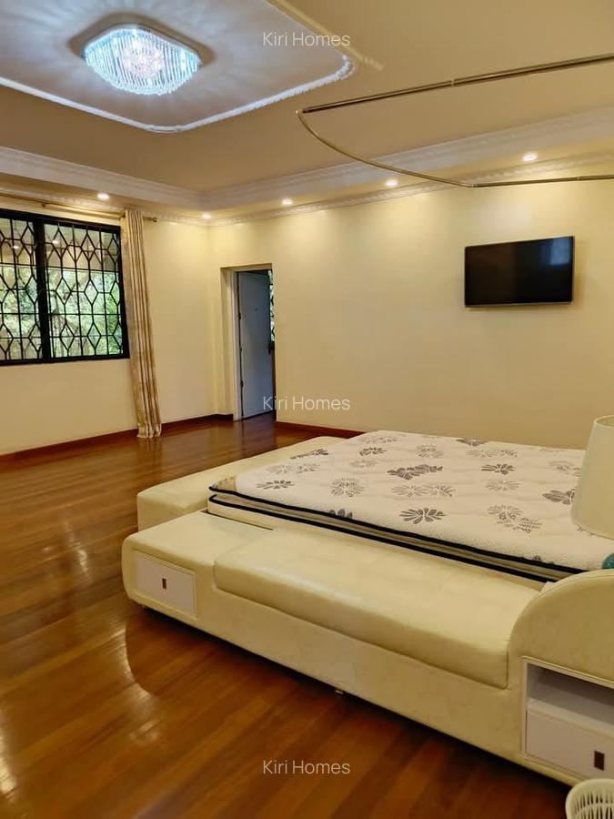 5 Bed Townhouse with En Suite in Gigiri - 18