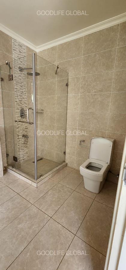 4 Bed Villa with En Suite in Lavington - 9