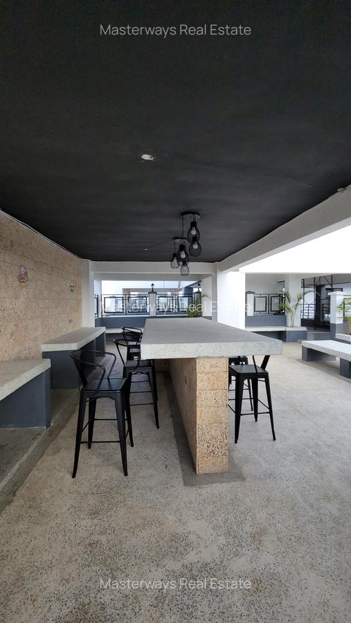 1 Bed Apartment with En Suite at 87 Mall - 10