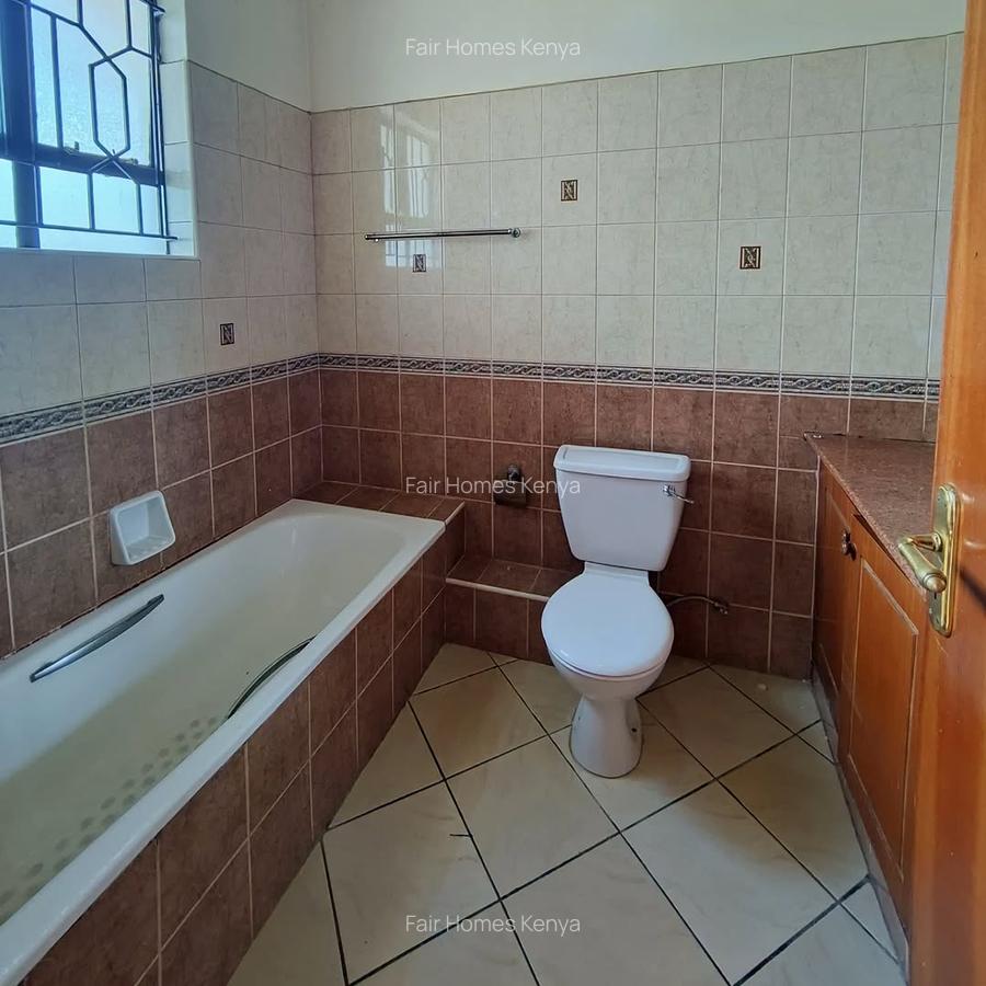 4 Bed Townhouse with En Suite at Apple Cross Road - 8