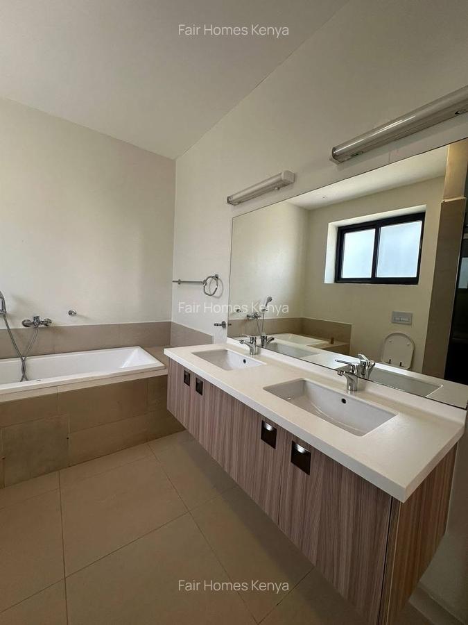 5 Bed Townhouse with En Suite at Lavington Green - 14