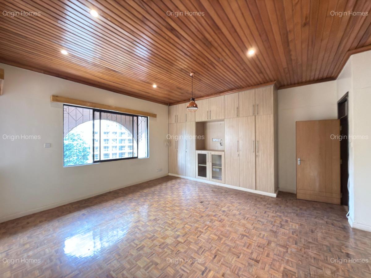 4 Bed Apartment with En Suite at Rhapta Road - 11