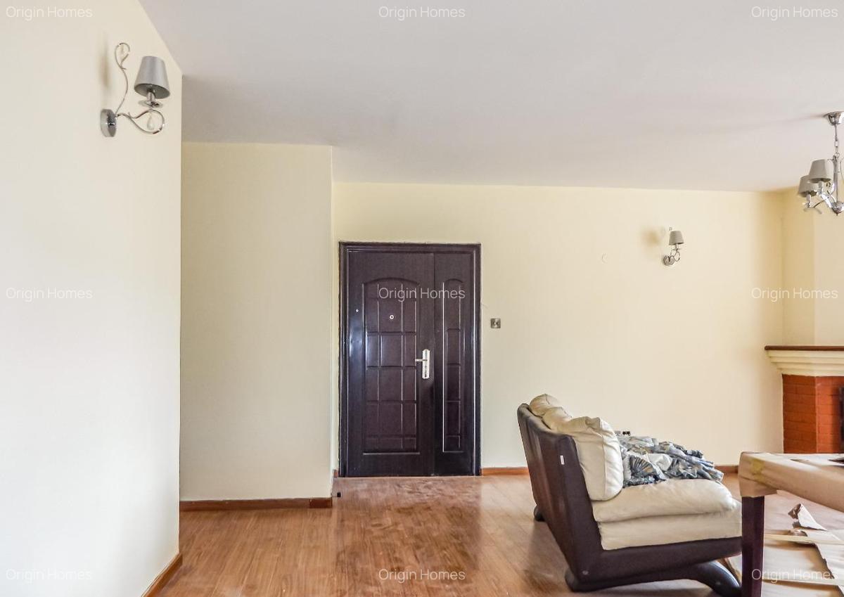 3 Bed Apartment with En Suite at Riverside Drive - 5