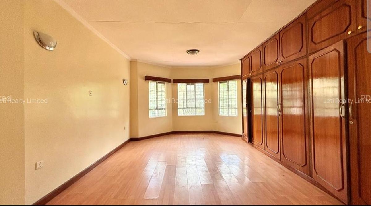 5 Bed Townhouse with En Suite in Lavington - 5