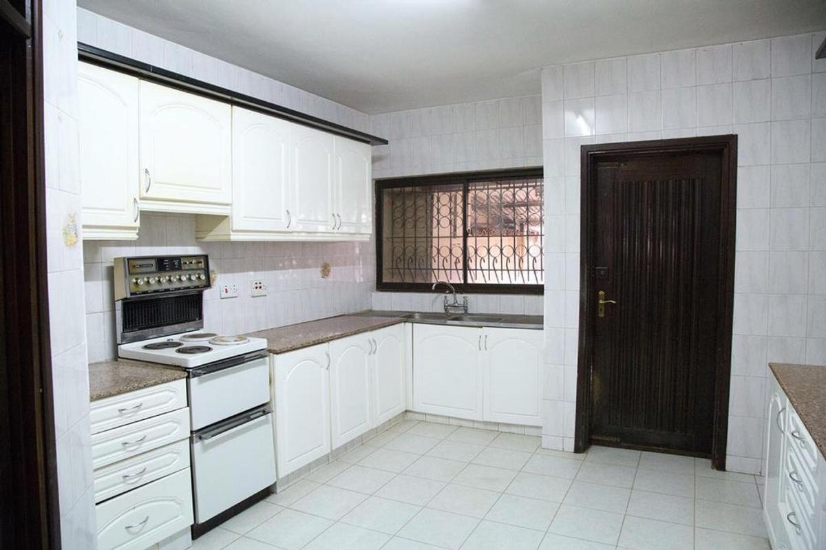 5 Bed Townhouse with En Suite at Westlands Area - 2