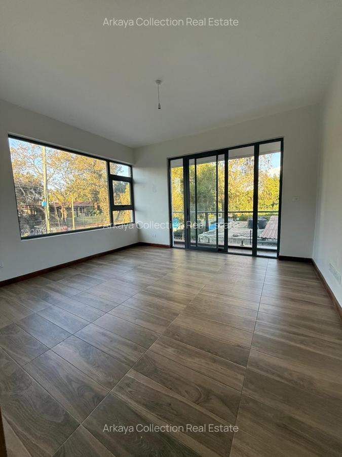 6 Bed Townhouse with En Suite in Lavington - 7