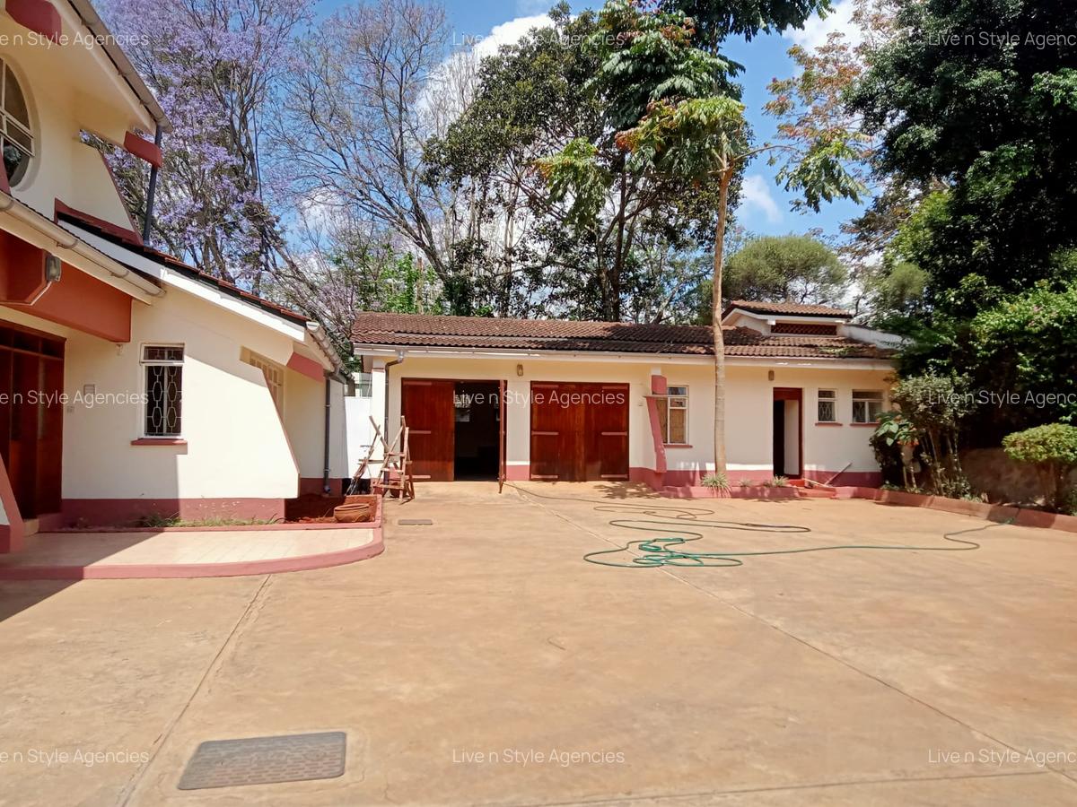 4 Bed House with En Suite in Runda - 16