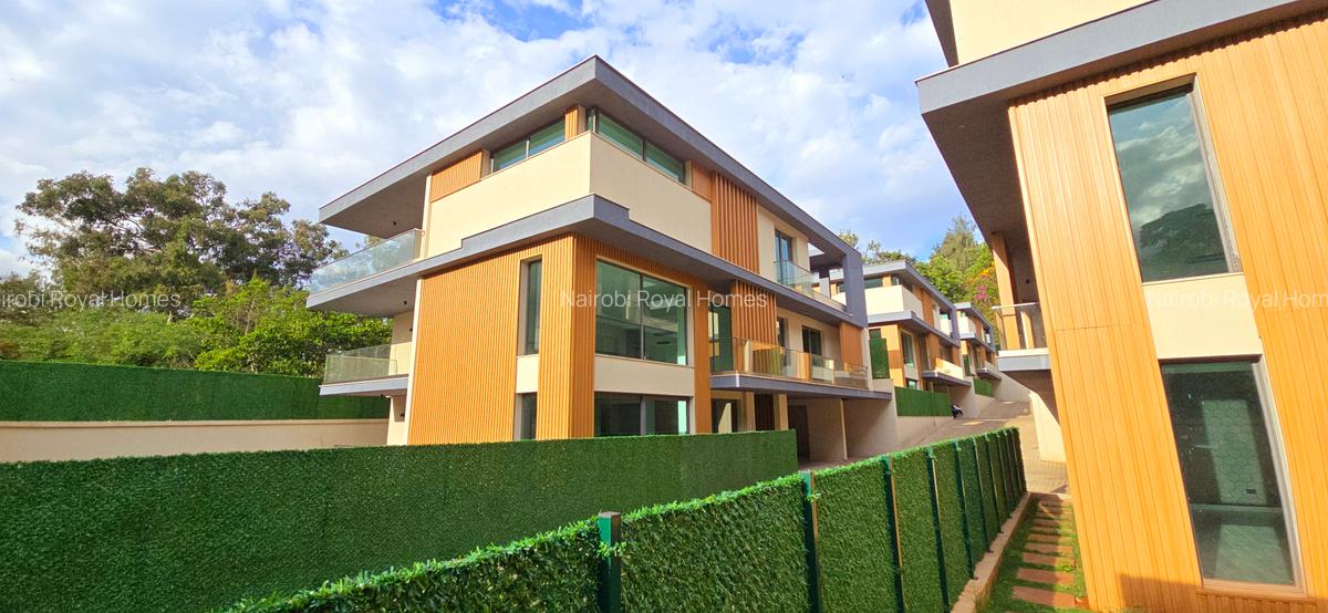 5 Bed Townhouse with En Suite at Garden Villa - 1