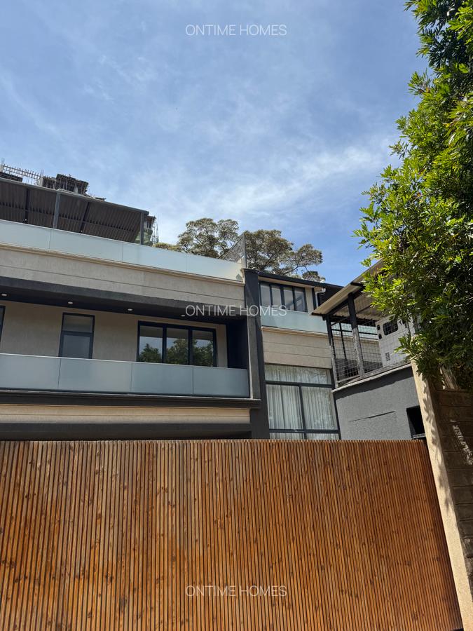 4 Bed Villa with En Suite at Westlands - 11