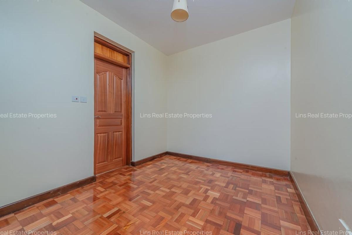 5 Bed Townhouse with En Suite in Lavington - 8